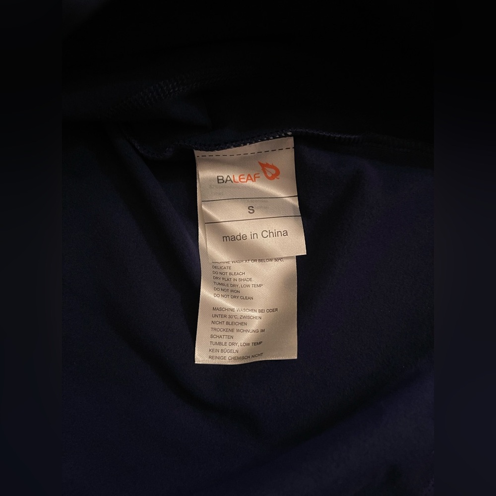 NWT BALEAF Black Thermal Mock Neck Long Sleeve Shirt Zip Pockets Women’s Small - Picture 3 of 6